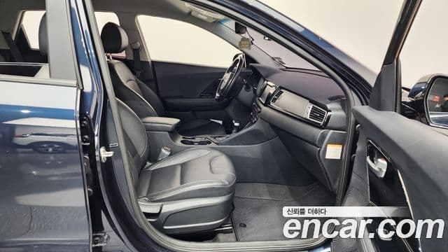 Kia Niro Prestige, 2018 11