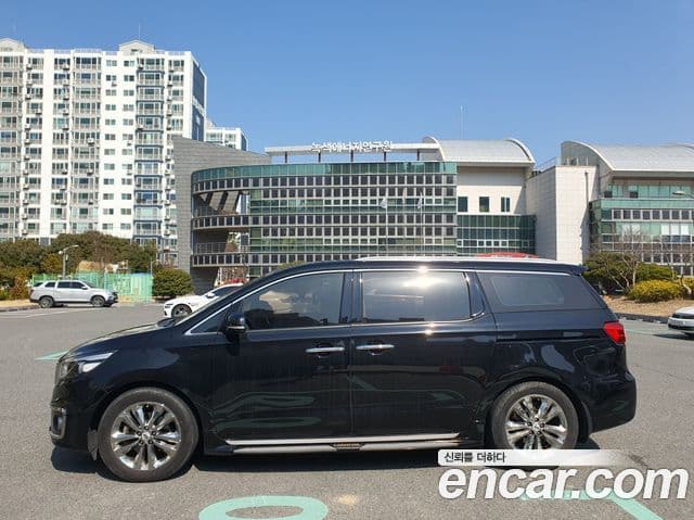 Kia All New Carnival VIP, 2018 4