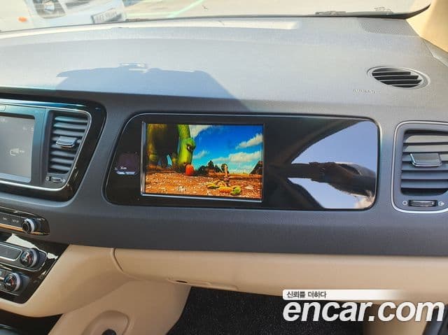 Kia All New Carnival VIP, 2018 12