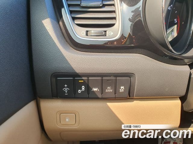 Kia All New Carnival VIP, 2018 14