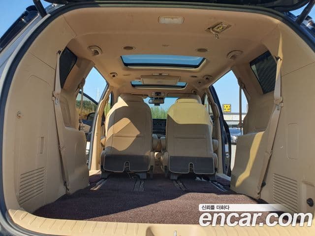 Kia All New Carnival VIP, 2018 16