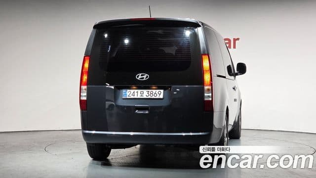 Hyundai Staria Modern, 2025 4