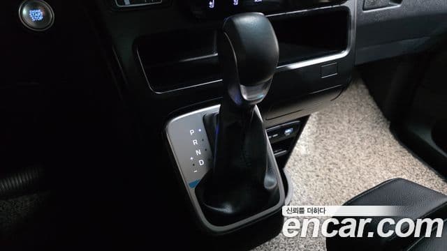 Hyundai Staria Modern, 2025 9