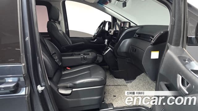 Hyundai Staria Modern, 2025 10