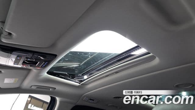 Hyundai Staria Modern, 2025 18