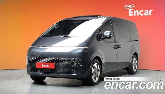 Hyundai Staria Modern, 2025 1