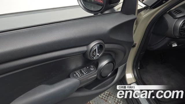 Mini Cooper 3세대, 2020 14