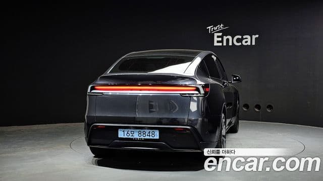 Tesla модель Y, 2025 4