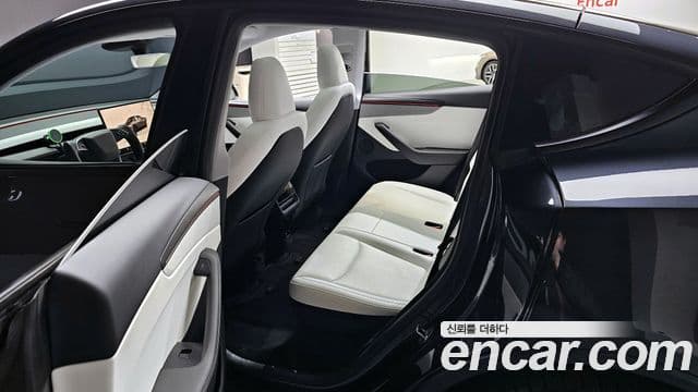 Tesla модель Y, 2025 11