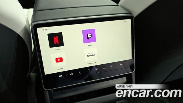 Tesla модель Y, 2025 17