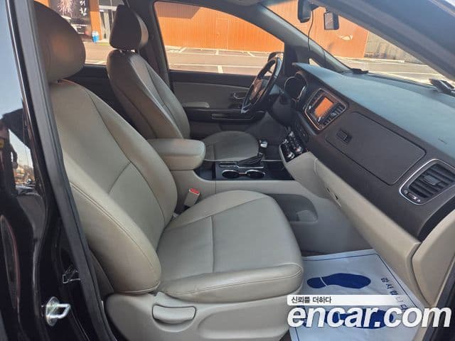 Kia The / новый New Carnival Luxury, 2019 17