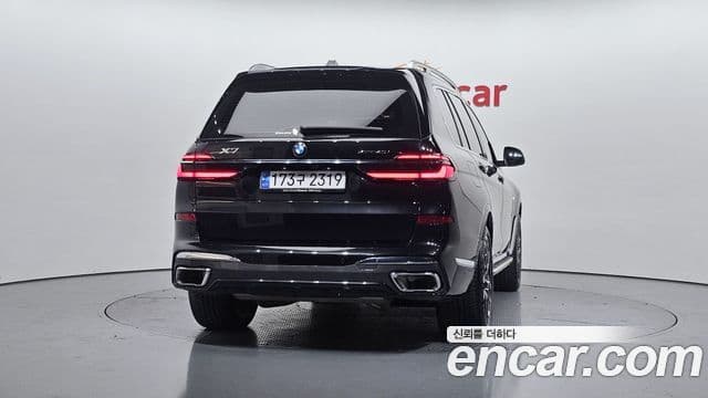 BMW X7 (G07) xDrive 40i M Sport 6인승, 2025 4