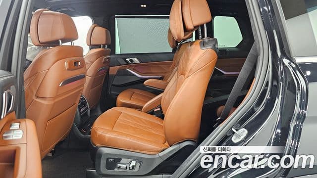 BMW X7 (G07) xDrive 40i M Sport 6인승, 2025 12