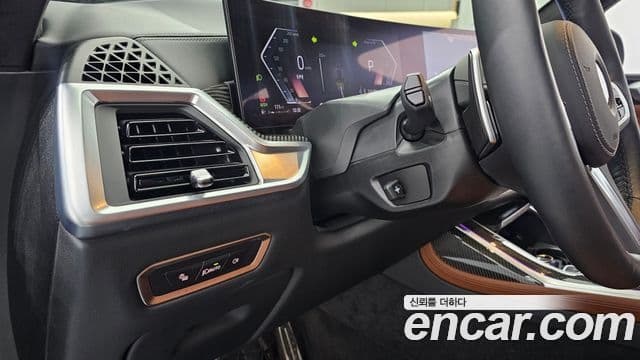 BMW X7 (G07) xDrive 40i M Sport 6인승, 2025 16