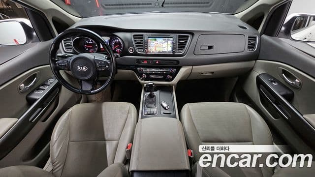 Kia All New Carnival Luxury, 2015 7