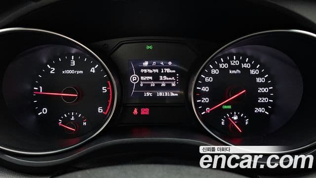 Kia All New Carnival Luxury, 2015 8