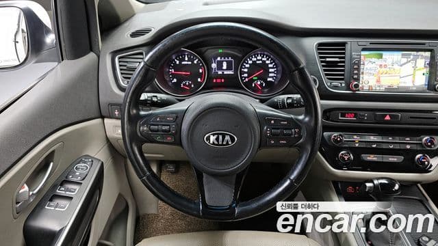 Kia All New Carnival Luxury, 2015 13