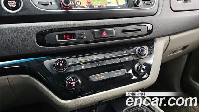 Kia All New Carnival Luxury, 2015 15