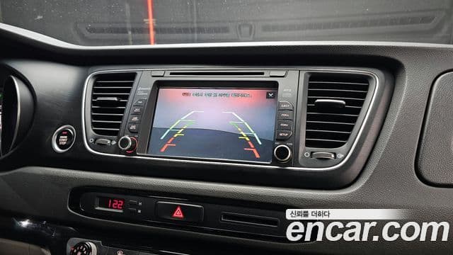 Kia All New Carnival Luxury, 2015 16