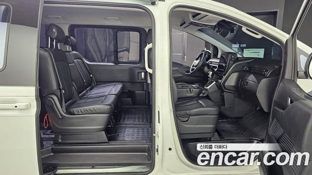 Hyundai Staria Modern, 2023 12
