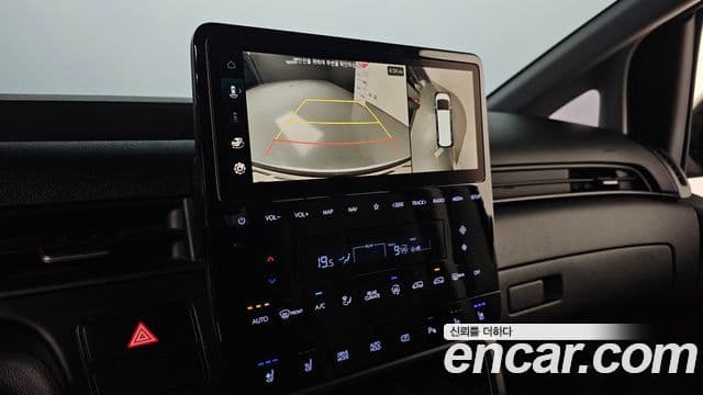 Hyundai Staria Modern, 2023 18