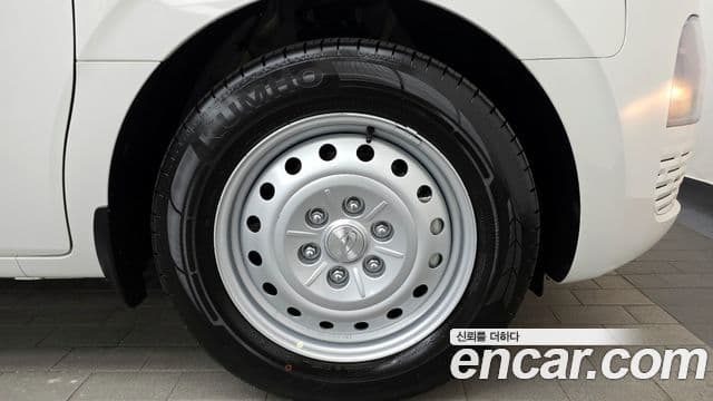 Hyundai Staria Smart, 2025 все фото