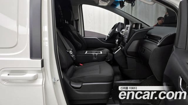 Hyundai Staria Smart, 2025 11