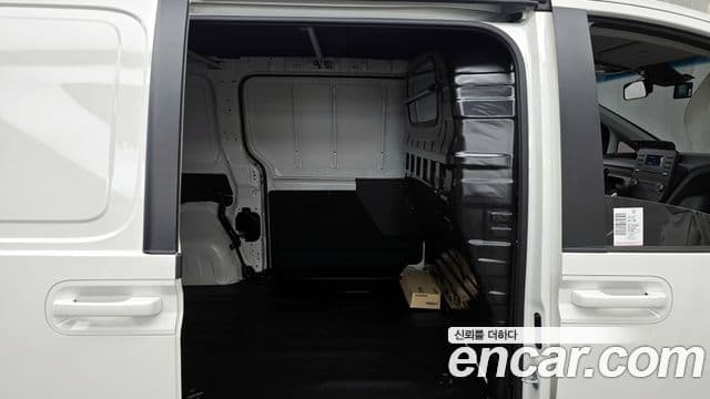 Hyundai Staria Smart, 2025 12