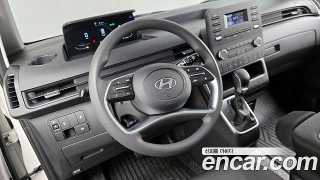 Hyundai Staria Smart, 2025 13