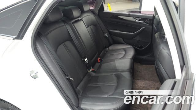 Hyundai LF Sonata 1.7 дизель Smart, 2016 18