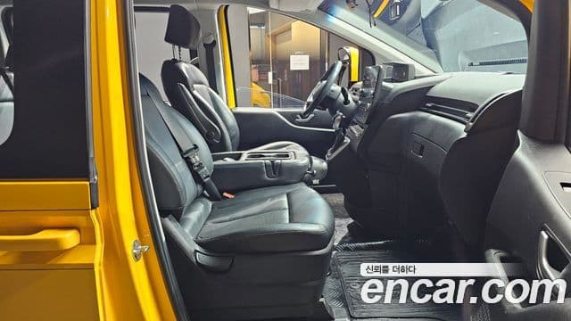 Hyundai Staria 11인승, 2022 10