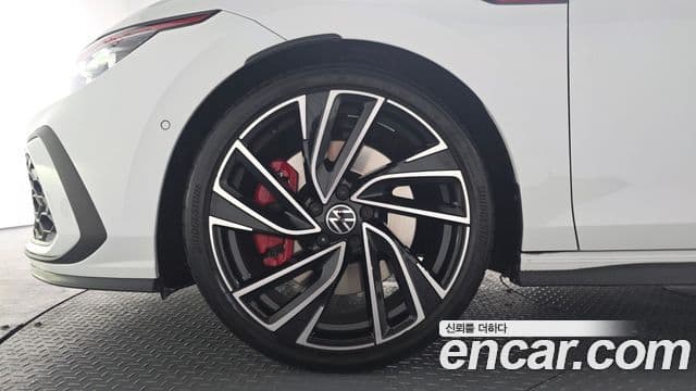 Volkswagen Гольф 8세대 2.0 GTI, 2023 все фото