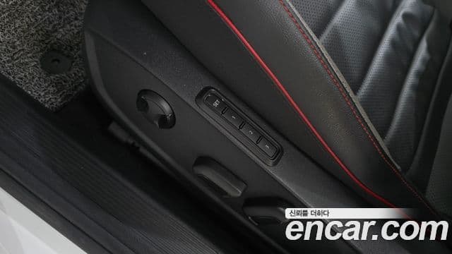 Volkswagen Гольф 8세대 2.0 GTI, 2023 19