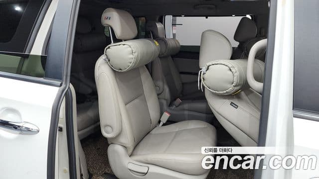 Kia All New Carnival Prestige, 2015 12