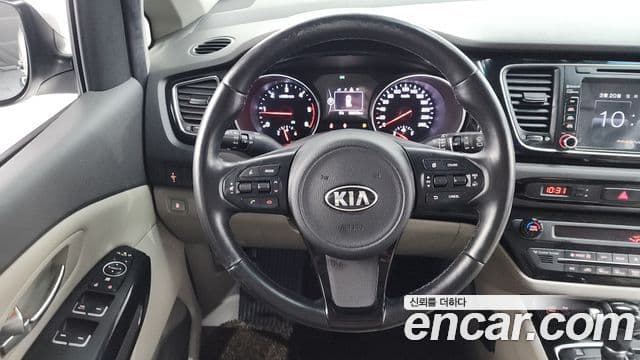Kia All New Carnival Prestige, 2015 13
