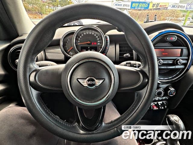 Mini Cooper 3세대, 2016 10