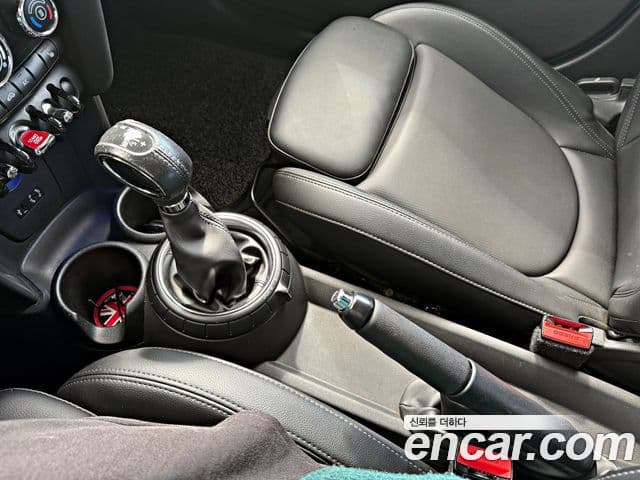 Mini Cooper 3세대, 2016 17