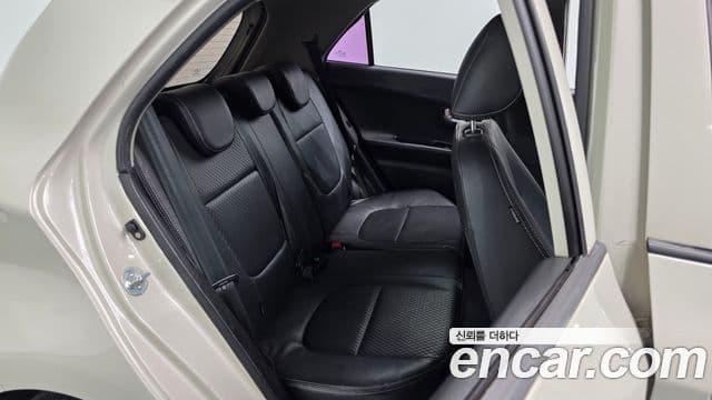 Kia All New Morning Deluxe Trendy, 2014 12