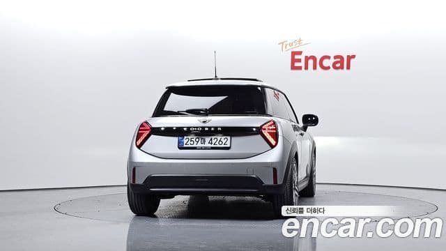 Mini Cooper C 4세대 Classic, 2025 4