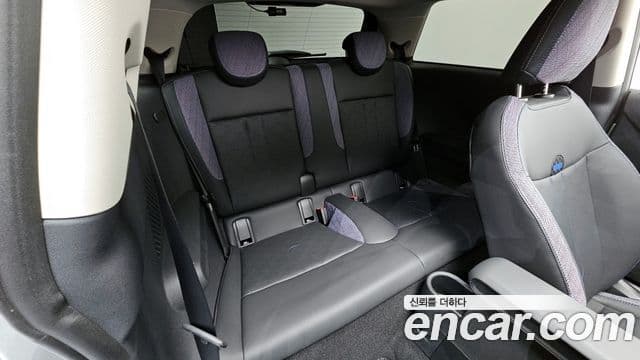 Mini Cooper C 4세대 Classic, 2025 12