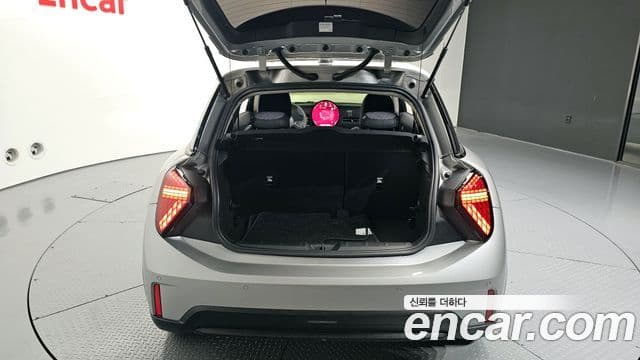 Mini Cooper C 4세대 Classic, 2025 20