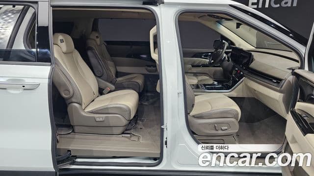 Kia Carnival 4세대 Signature, 2022 11