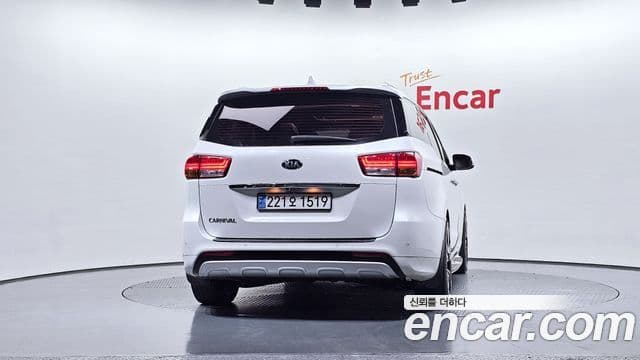 Kia All New Carnival Noblesse, 2016 4