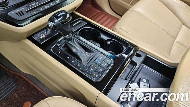Kia All New Carnival Noblesse, 2016 9