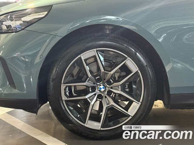 BMW 5시리즈 (G60), 2025 все фото