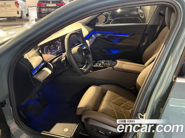 BMW 5시리즈 (G60), 2025 12