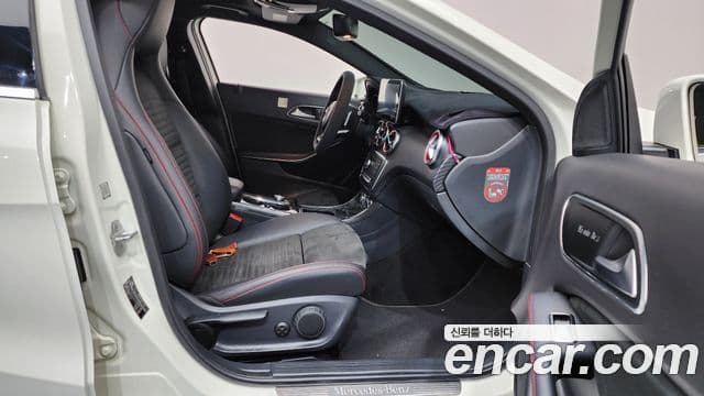 Mercedes-Benz A-класс W176 AMG Line, 2018 11