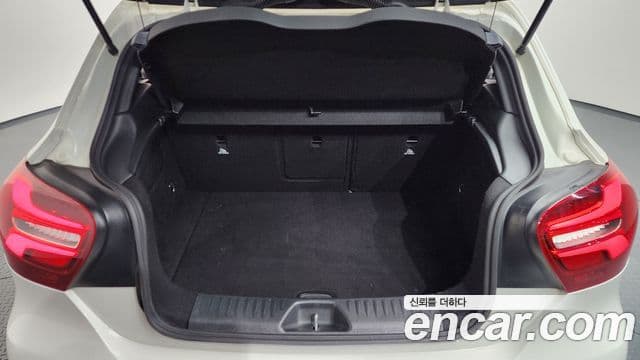 Mercedes-Benz A-класс W176 AMG Line, 2018 20