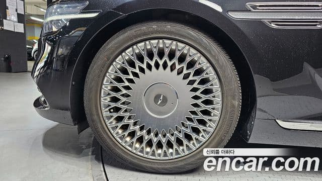 Genesis G90 Premium Luxury, 2019 все фото