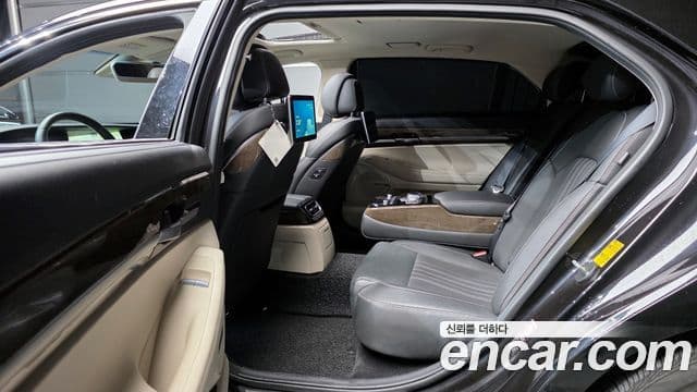 Genesis G90 Premium Luxury, 2019 12